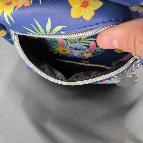 Loungefly Stitch Tropical Mini Backpack - Picture 5 of 6